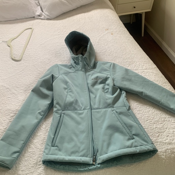 Woman's small Columbia sherpa lined wind proof jacket - Picture 5 of 6